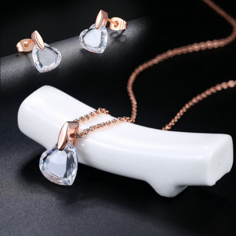 Clearlove necklace on sale